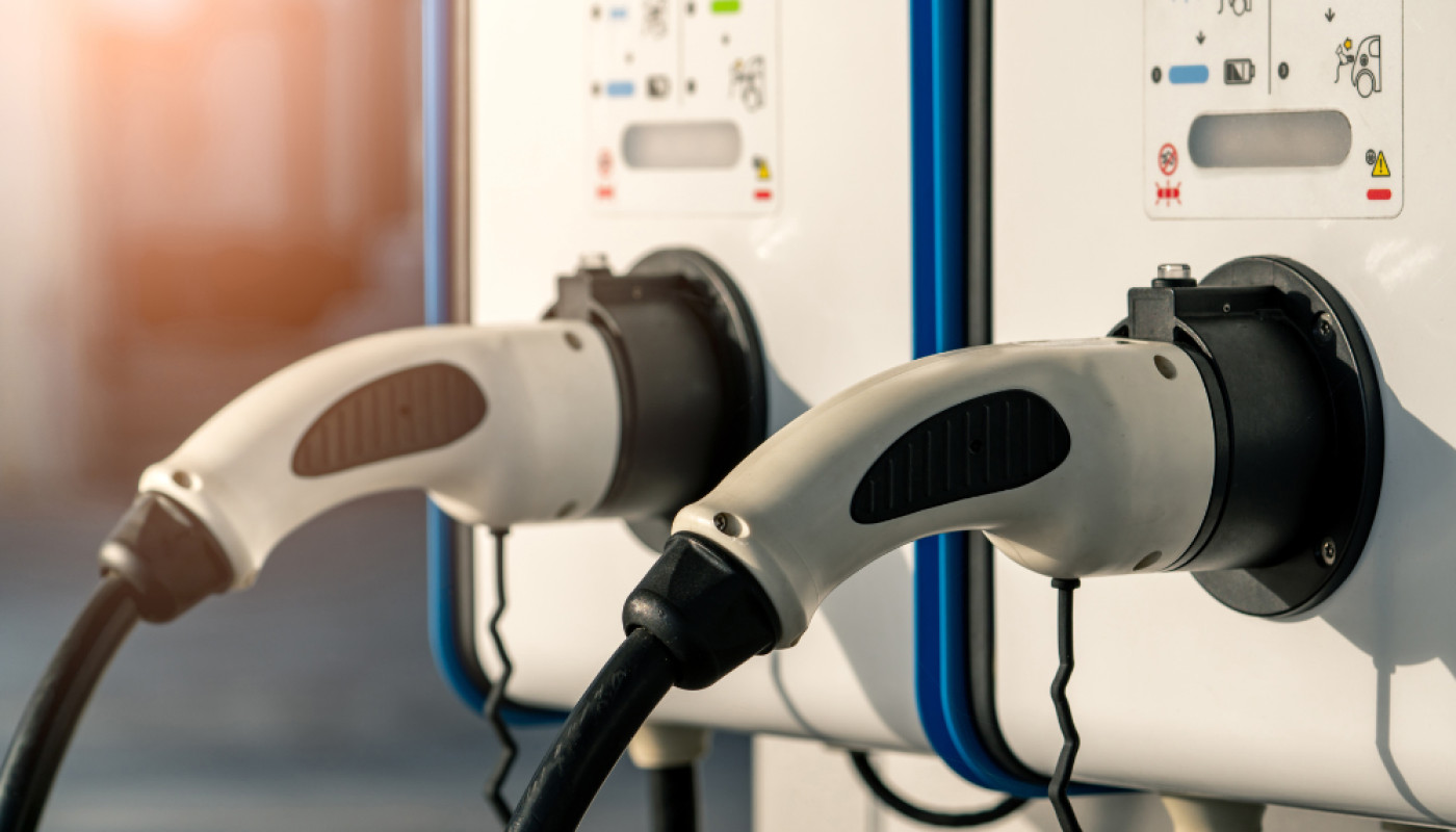 Quel spécialiste sarthois contacter pour l'installation de bornes de recharge en entreprise ?